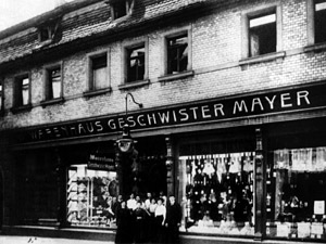 Kaufhaus Geschwister Mayer in der Hauptstrae 100, um 1910.